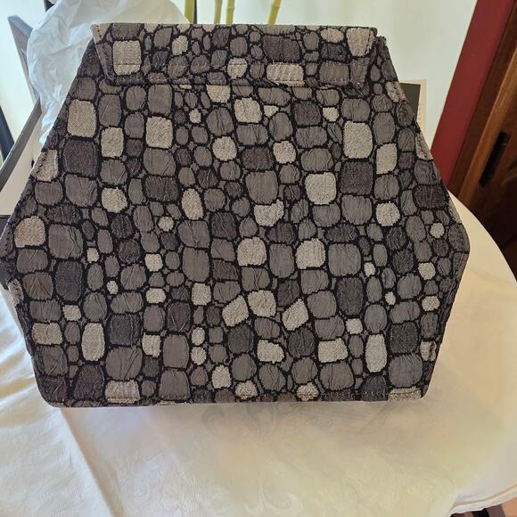 NWT Elite Champagne black grey‎ pebble hat and purse set main image 4